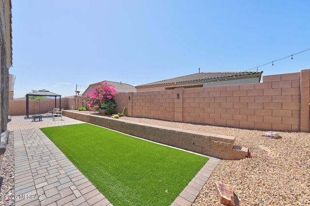 1085 W Valley Meadow Lane, Sahuarita, AZ 85629