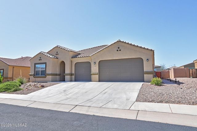 1085 W Valley Meadow Lane, Sahuarita, AZ 85629