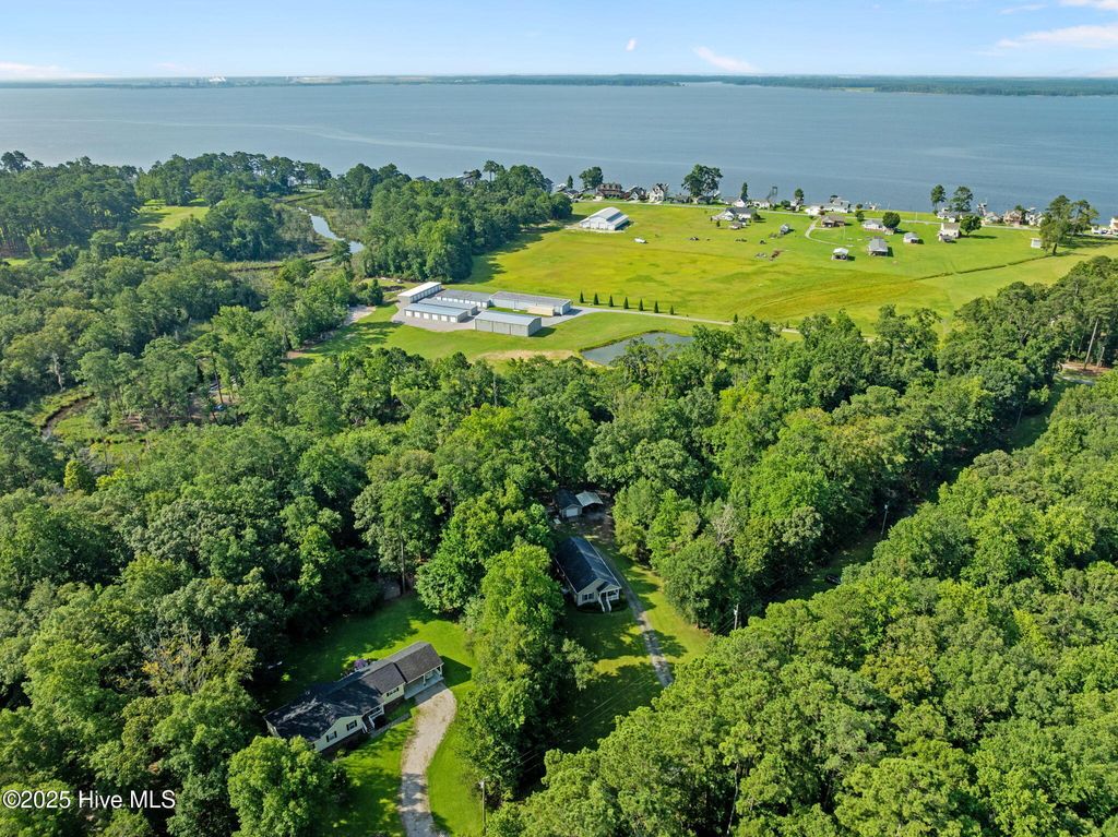 777 Breezy Shore Road, Bath, NC 27808