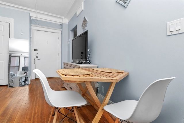 466 Commonwealth Ave 205, Boston, MA 02215