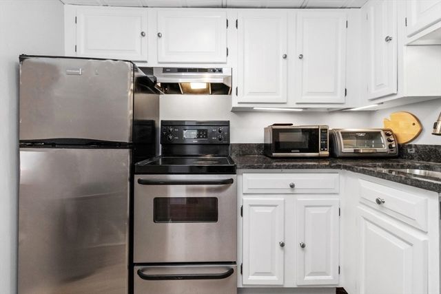 466 Commonwealth Ave 205, Boston, MA 02215