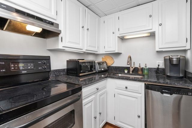 466 Commonwealth Ave 205, Boston, MA 02215