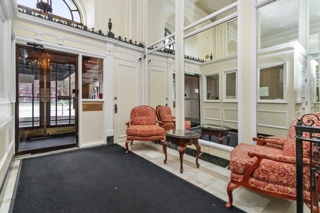 466 Commonwealth Ave 205, Boston, MA 02215