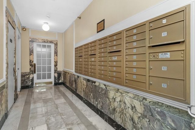 466 Commonwealth Ave 205, Boston, MA 02215