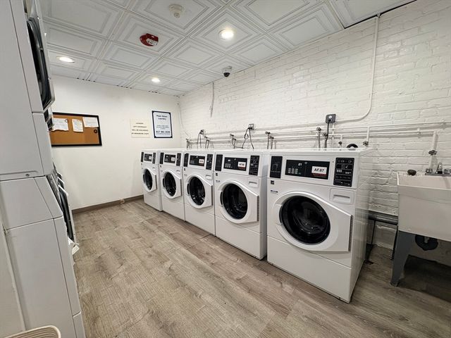 466 Commonwealth Ave 205, Boston, MA 02215