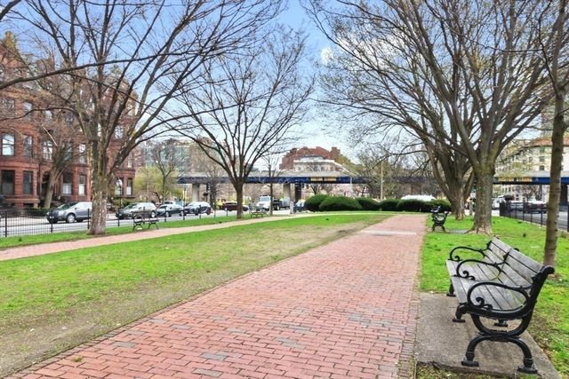 466 Commonwealth Ave 205, Boston, MA 02215