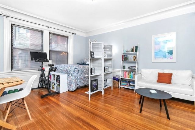 466 Commonwealth Ave 205, Boston, MA 02215