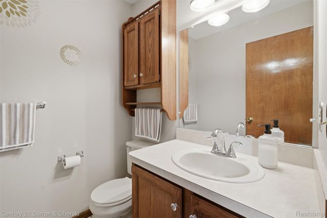19176 Fairlane Court, Livonia, MI 48152