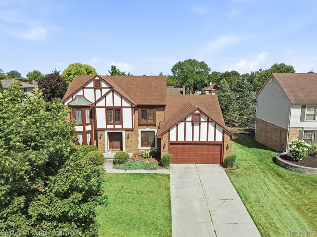 19176 Fairlane Court, Livonia, MI 48152