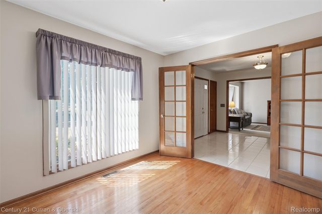 19176 Fairlane Court, Livonia, MI 48152