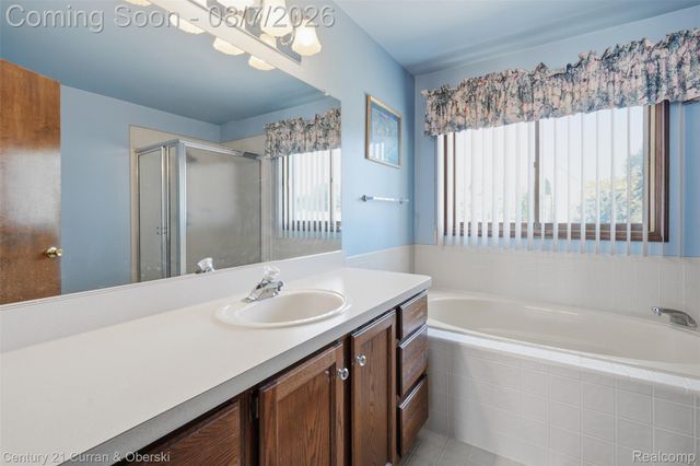 19176 Fairlane Court, Livonia, MI 48152