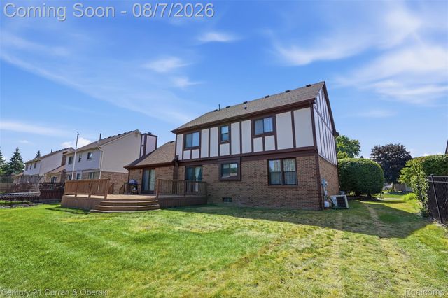 19176 Fairlane Court, Livonia, MI 48152