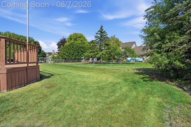 19176 Fairlane Court, Livonia, MI 48152