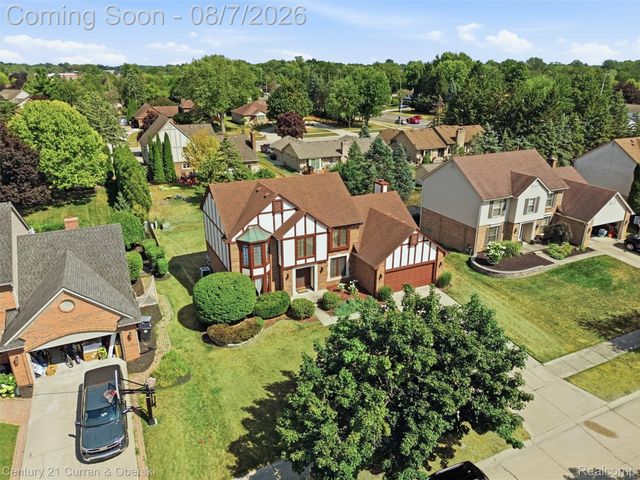 19176 Fairlane Court, Livonia, MI 48152