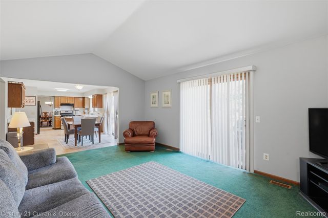 19176 Fairlane Court, Livonia, MI 48152