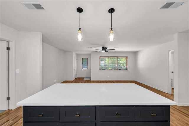 1414 S West Avenue, Fayetteville, AR 72701