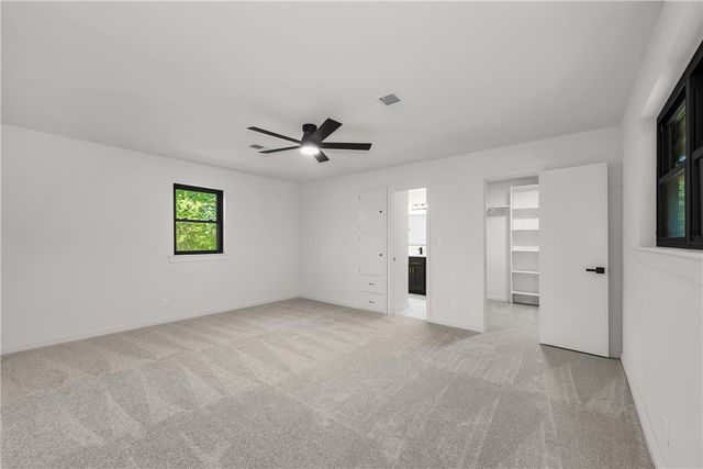 1414 S West Avenue, Fayetteville, AR 72701