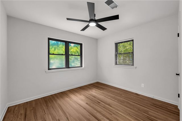 1414 S West Avenue, Fayetteville, AR 72701