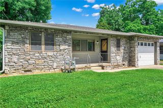1414 S West Avenue, Fayetteville, AR 72701