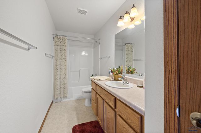 10010 BELLINGHAM DR, Summerset, SD 57718