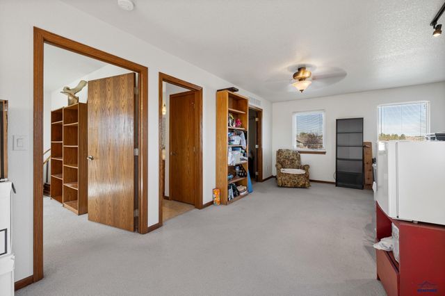 10010 BELLINGHAM DR, Summerset, SD 57718