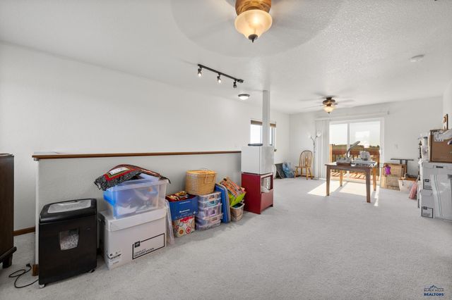 10010 BELLINGHAM DR, Summerset, SD 57718