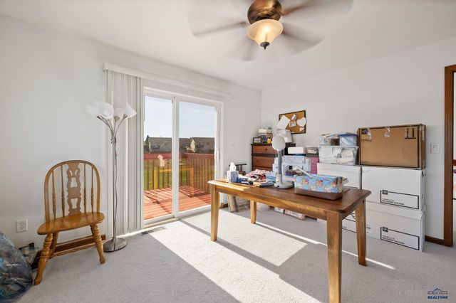 10010 BELLINGHAM DR, Summerset, SD 57718