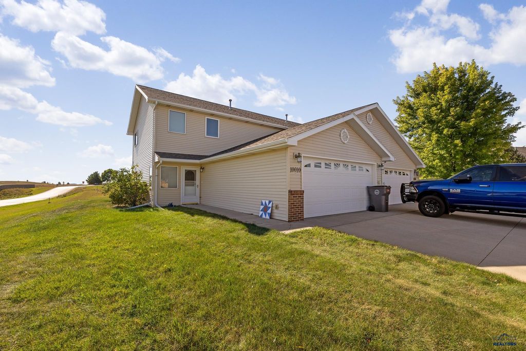 10010 BELLINGHAM DR, Summerset, SD 57718