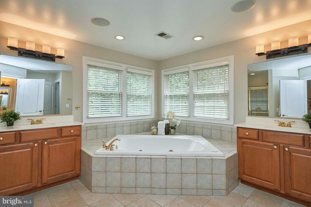 2771 CODY RD, Vienna, VA 22181