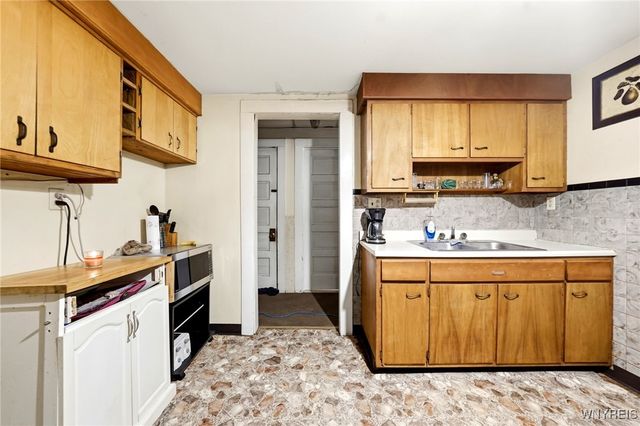 86 Kingston Place, Buffalo, NY 14210