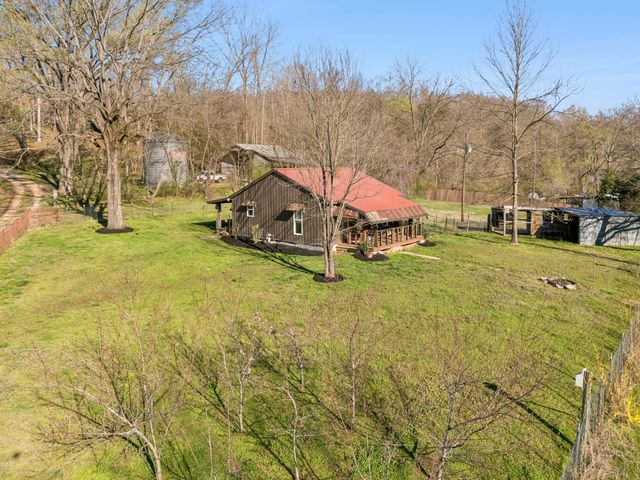 852 Highway 100, W, Centerville, TN 37033