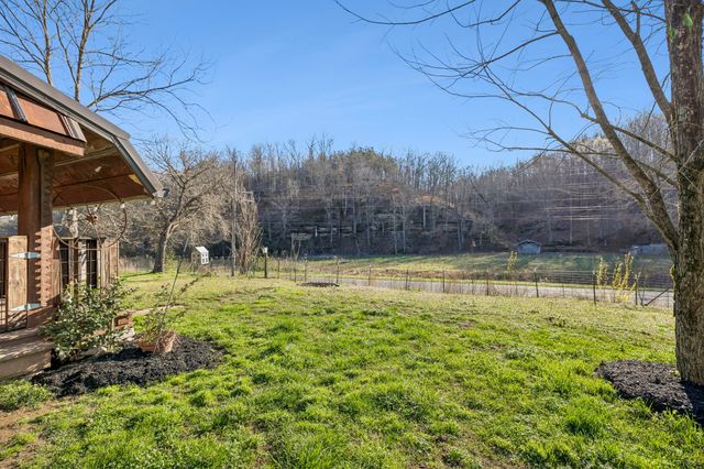 852 Highway 100, W, Centerville, TN 37033