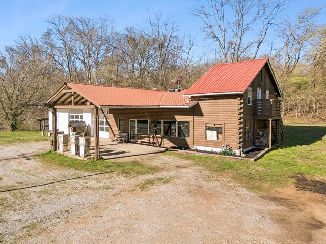 852 Highway 100, W, Centerville, TN 37033