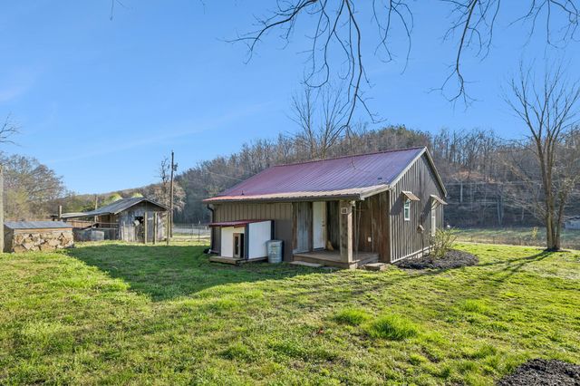 852 Highway 100, W, Centerville, TN 37033