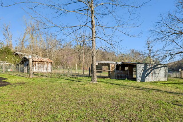 852 Highway 100, W, Centerville, TN 37033