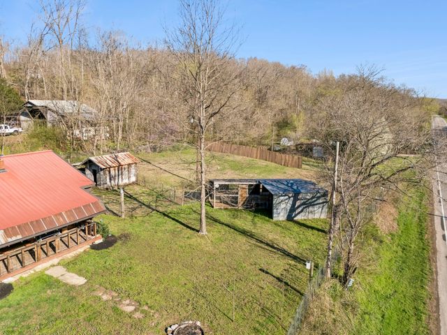 852 Highway 100, W, Centerville, TN 37033