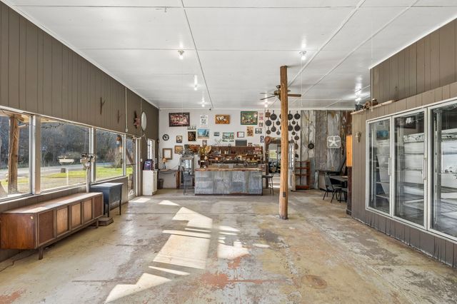 852 Highway 100, W, Centerville, TN 37033