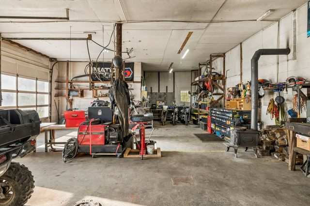 852 Highway 100, W, Centerville, TN 37033