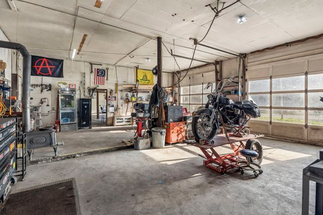 852 Highway 100, W, Centerville, TN 37033