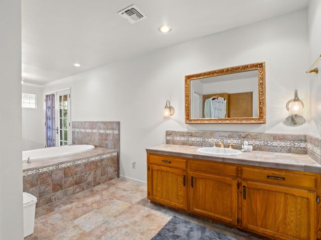 7258 N Pacific, Fresno, CA 93711