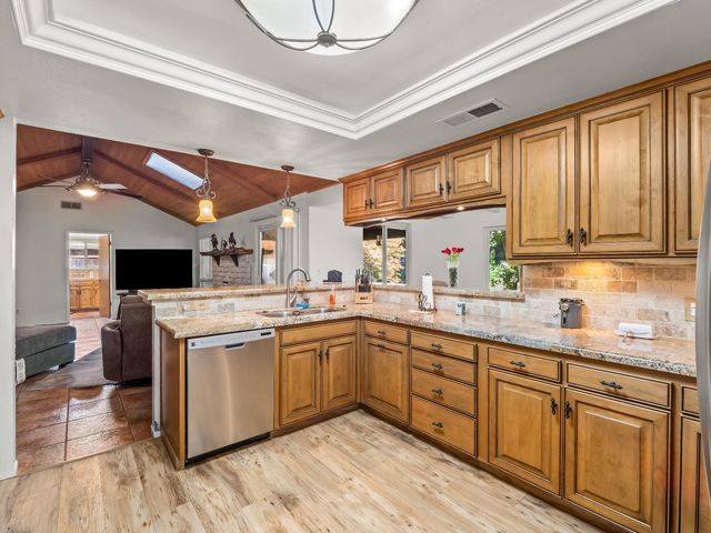 7258 N Pacific, Fresno, CA 93711