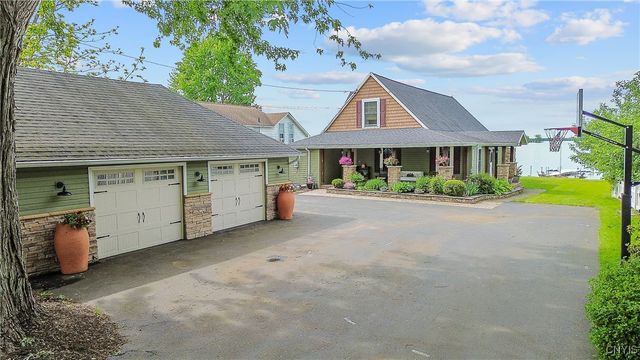 6591 Lakeshore Road, Cicero, NY 13039