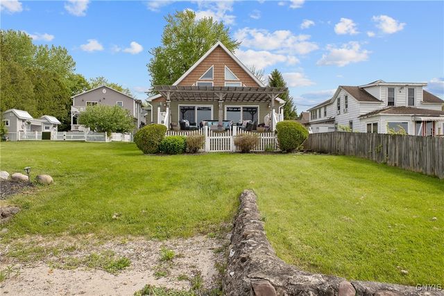 6591 Lakeshore Road, Cicero, NY 13039