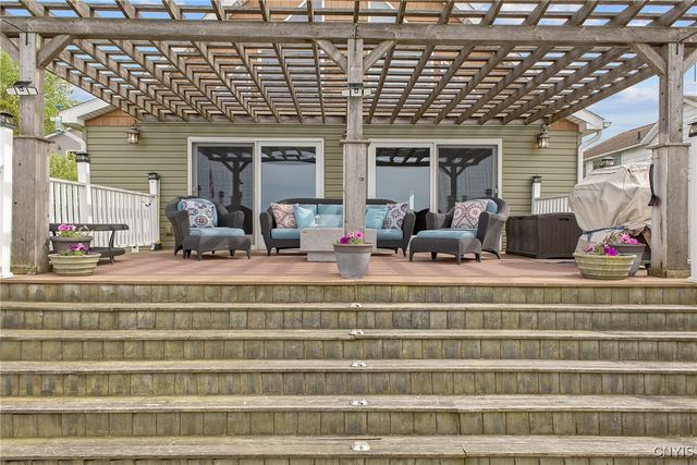 6591 Lakeshore Road, Cicero, NY 13039