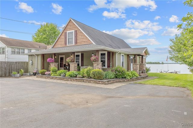6591 Lakeshore Road, Cicero, NY 13039