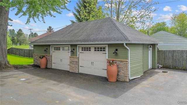 6591 Lakeshore Road, Cicero, NY 13039