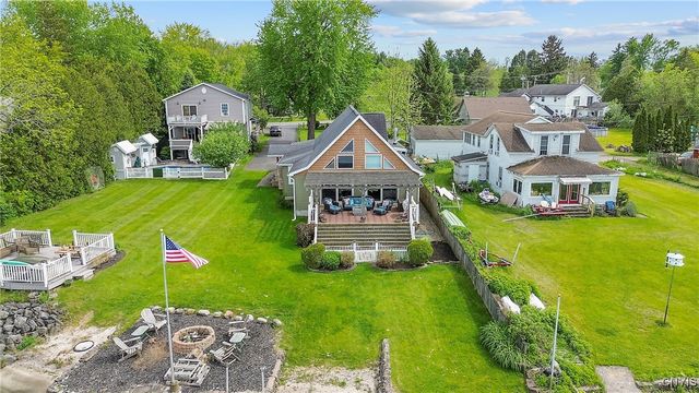 6591 Lakeshore Road, Cicero, NY 13039