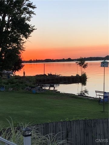 6591 Lakeshore Road, Cicero, NY 13039