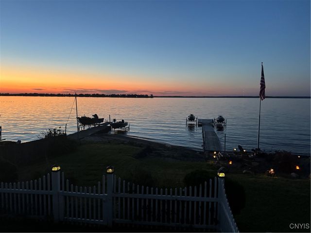 6591 Lakeshore Road, Cicero, NY 13039