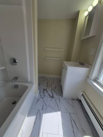 143 Chestnut St Unit 2, Marlborough, MA 01752